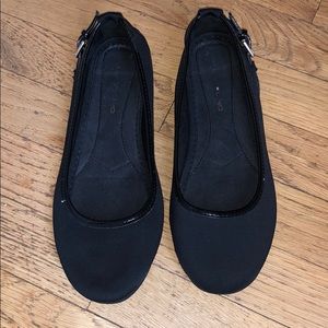 Bandolino shoes black w/ gold buckle SZ. 7 1/2